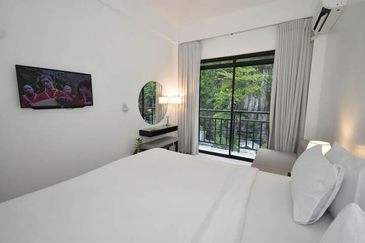 Room 16 of 37