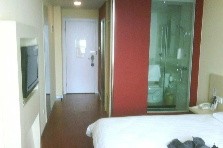Room 3 of 22