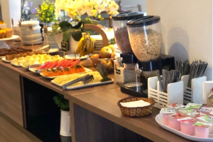 Breakfast/Coffee Service 108 of 113