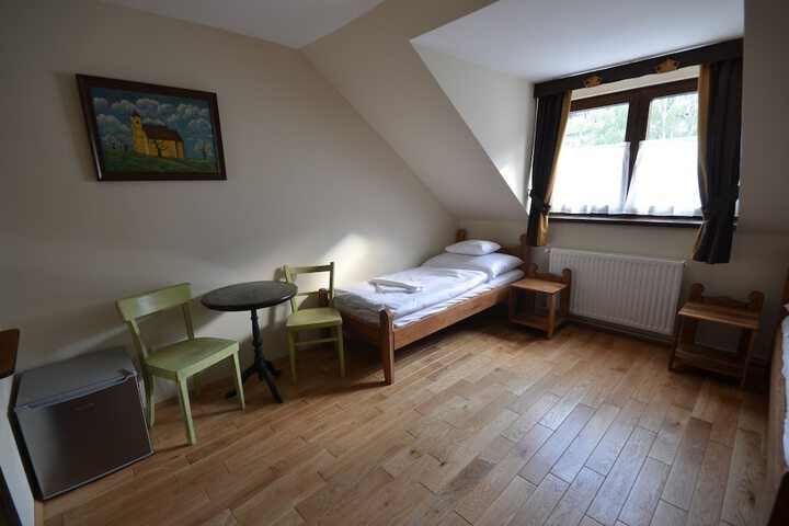Room 7 of 48