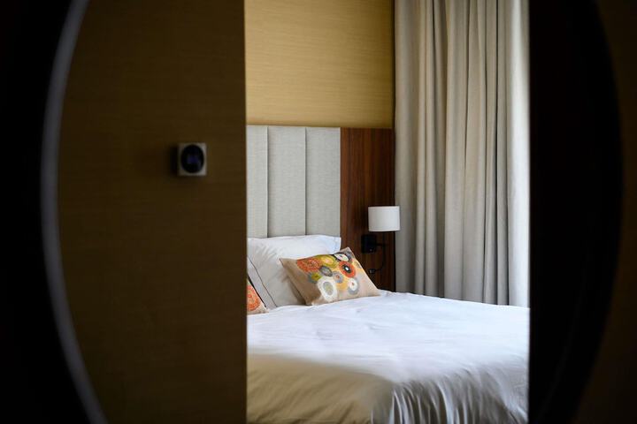Room 7 of 42