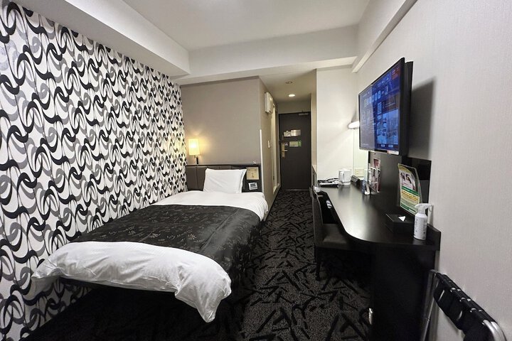 Room 6 of 26
