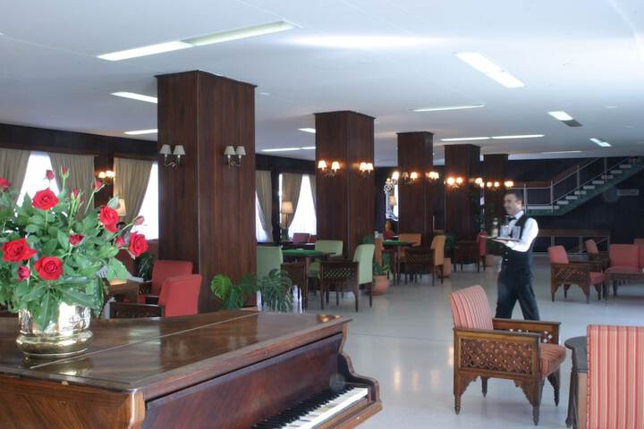 Entrance & Lobby