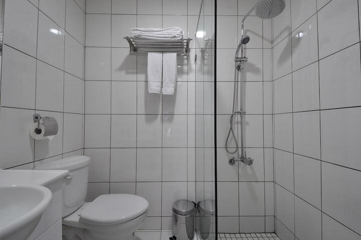 Room 40 of 51