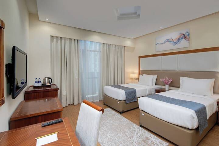 Room 21 of 36