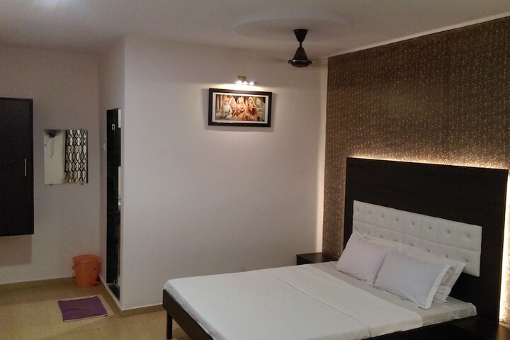 Room 15 of 25