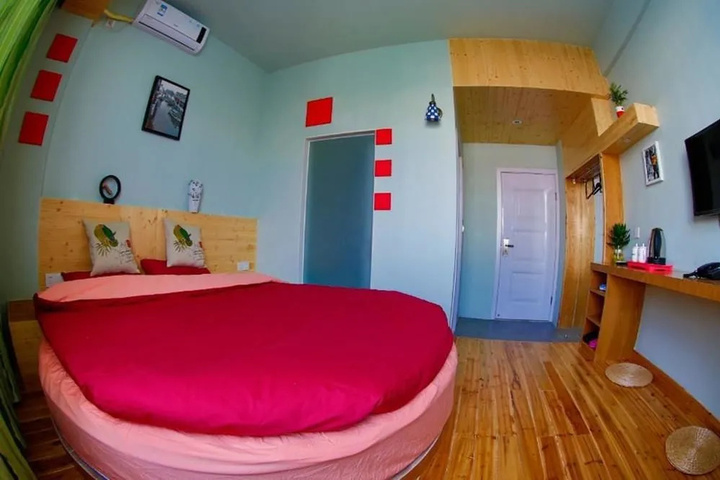 Room 12 of 20