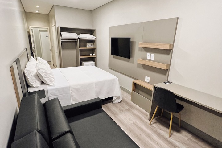 Room 18 of 26