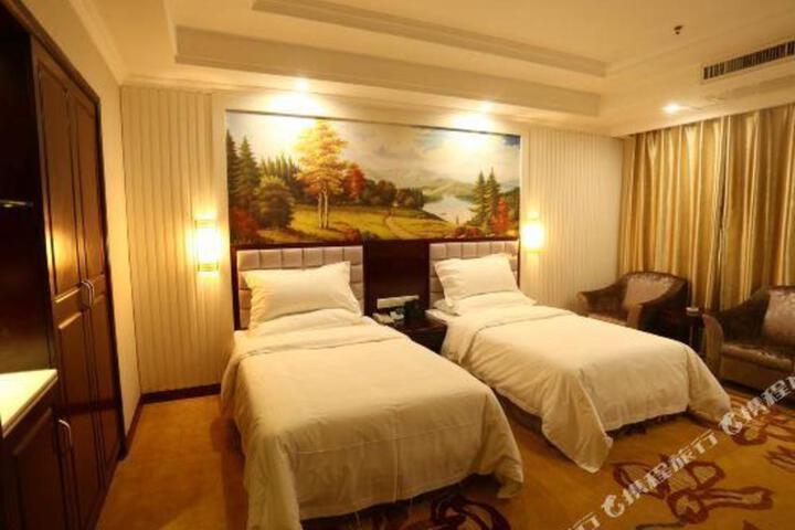Baisheng Hotel
