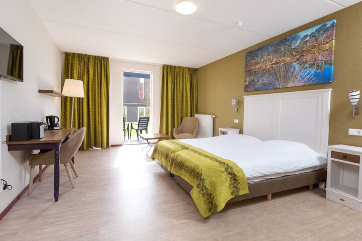 Room 2 of 22