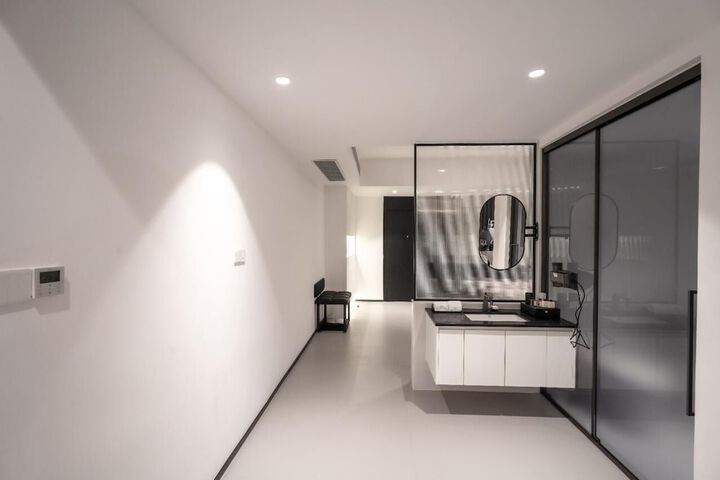 Room 48 of 100