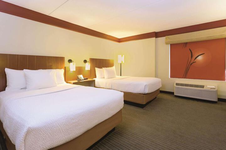1 King Bed Deluxe Room (15 of 16)