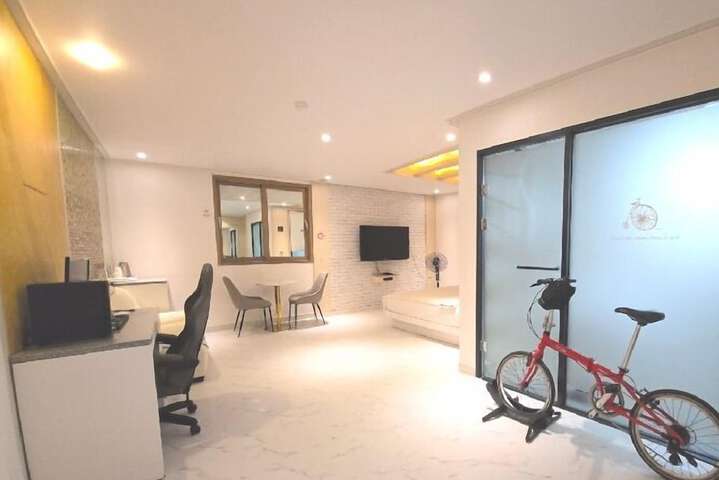 Room 20 of 100
