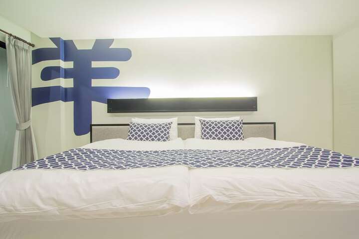 Room 17 of 39