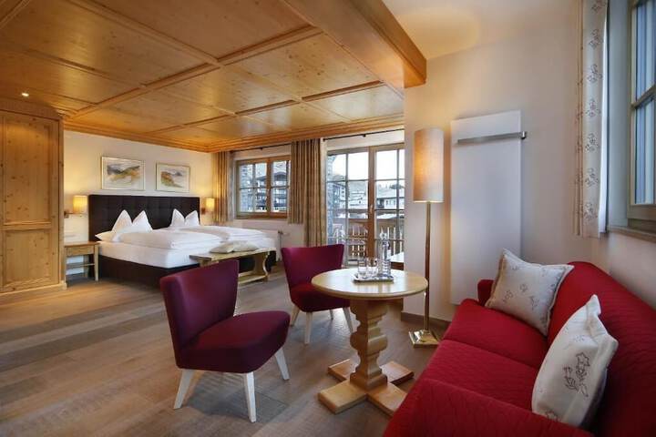 Room 33 of 65
