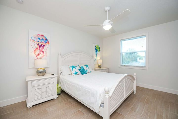 Room 2 of 113