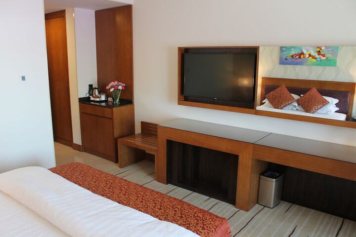 Room 12 of 47