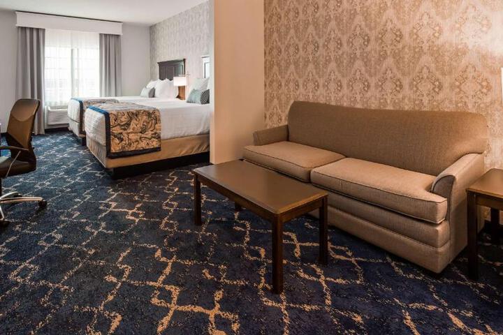 2 Queen Beds (1 of 11)