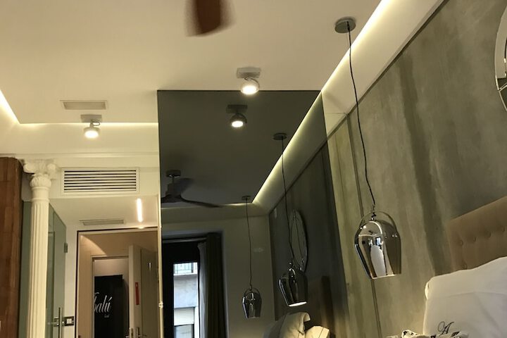Room 16 of 86