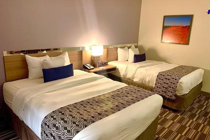 2 Queen Beds (11 of 14)