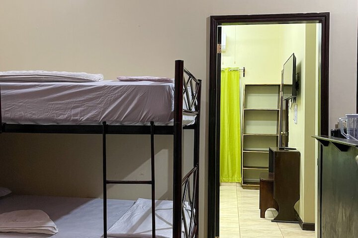 Room 4 of 36