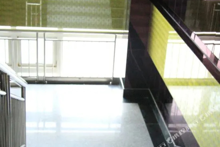Tiyu Theme Hotel
