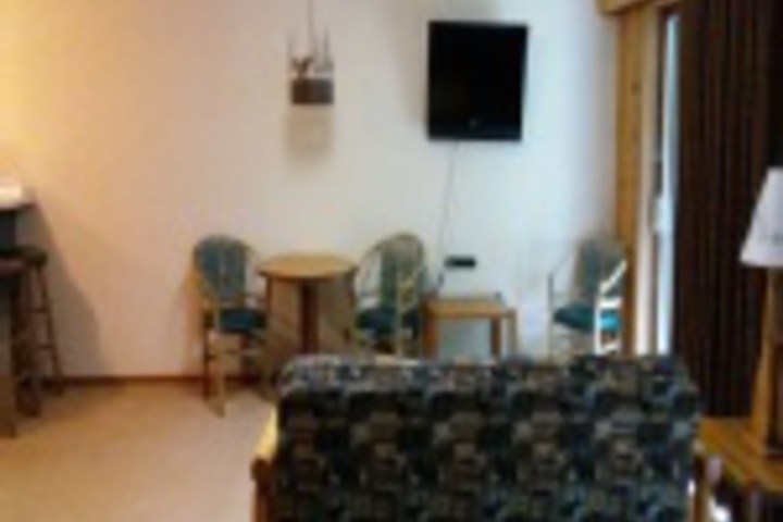 Room 169 of 348