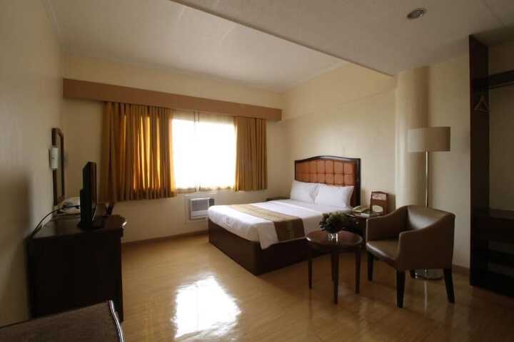 Room 11 of 23