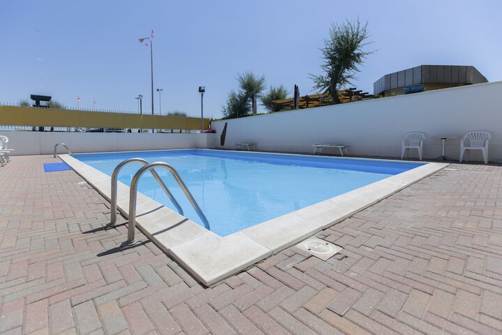 Pool 65 of 86