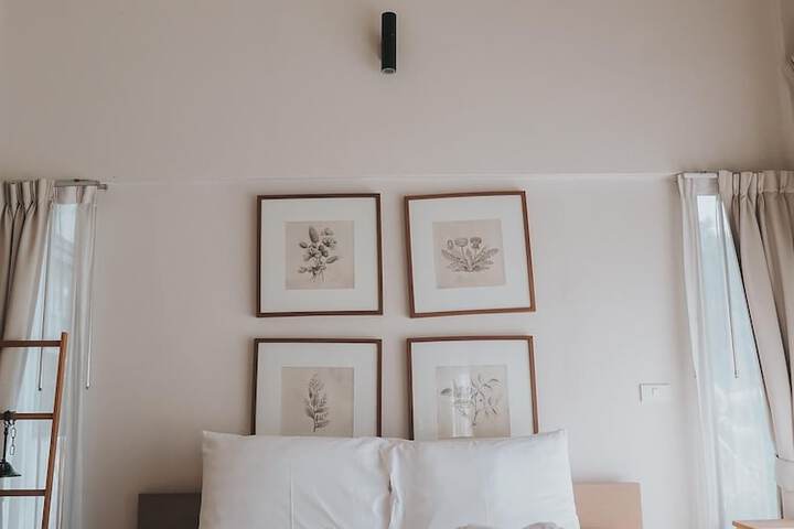 Room 10 of 36