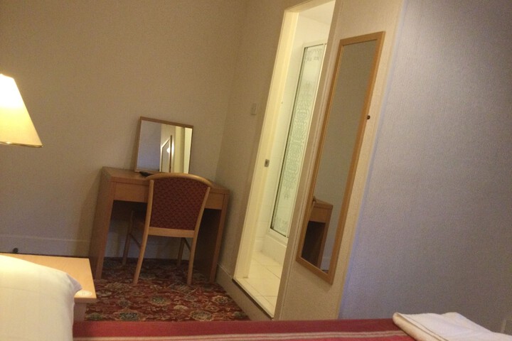 Room 72 of 170