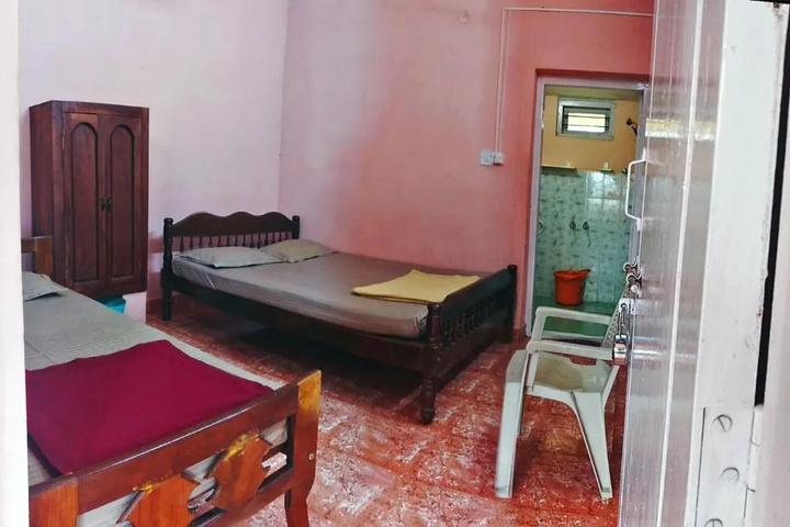 Room 3 of 37