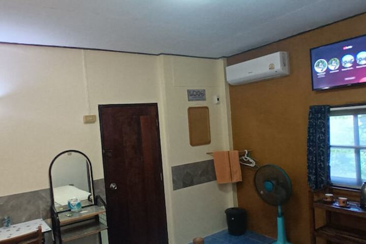 Room 37 of 104