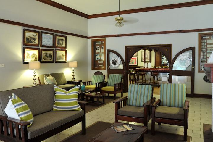 Lounge 188 of 207