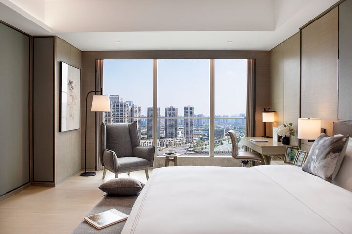 Room 2 of 48