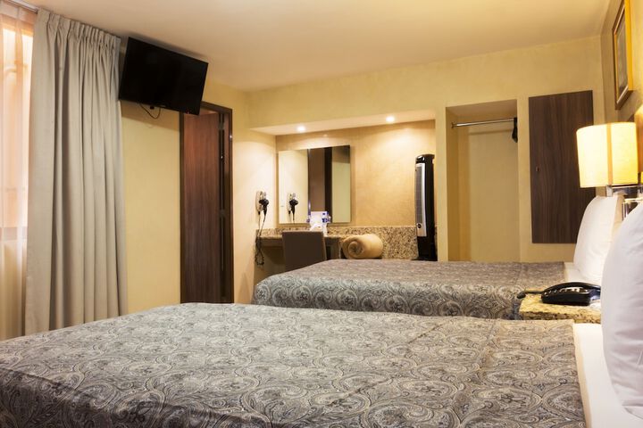 Room 12 of 42
