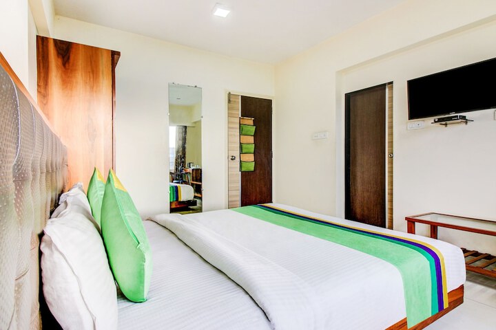 Room 17 of 25