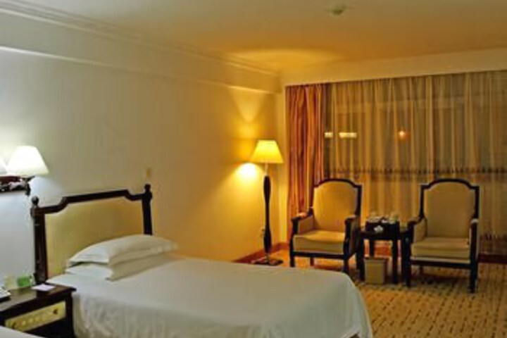 Room 9 of 9