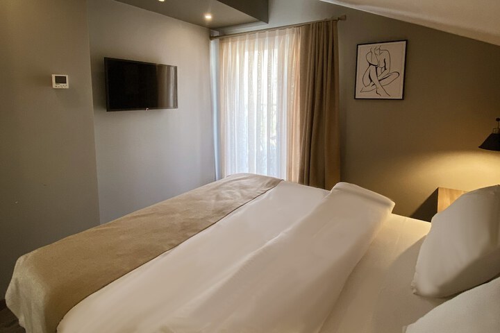 Room 15 of 74