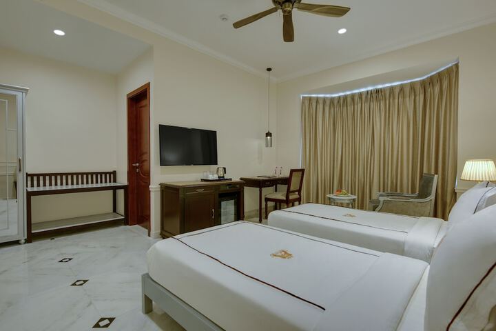 Room 11 of 23