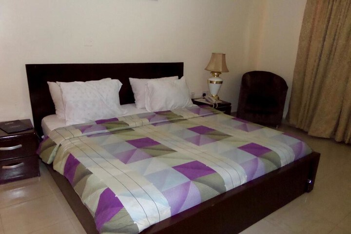 Room 5 of 25