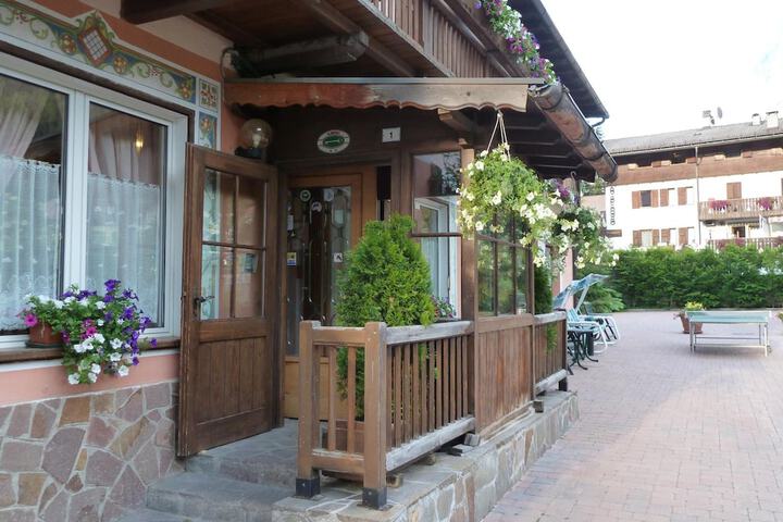 Hotel 68 of 72