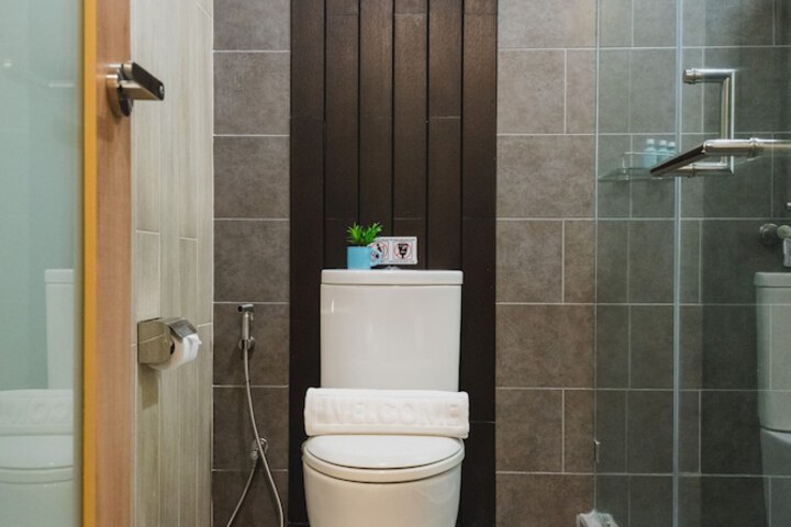 Clean Restrooms