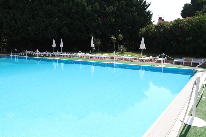 Hotel with Pool