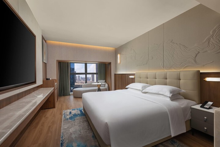 Room 8 of 20