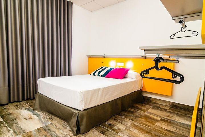 Room 4 of 41