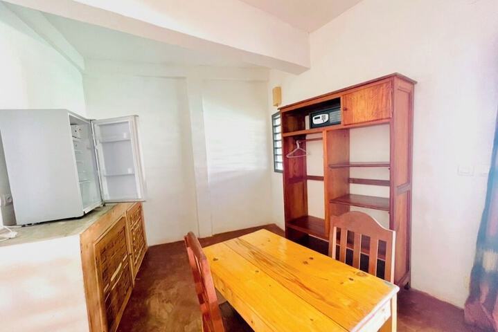 Room 33 of 83