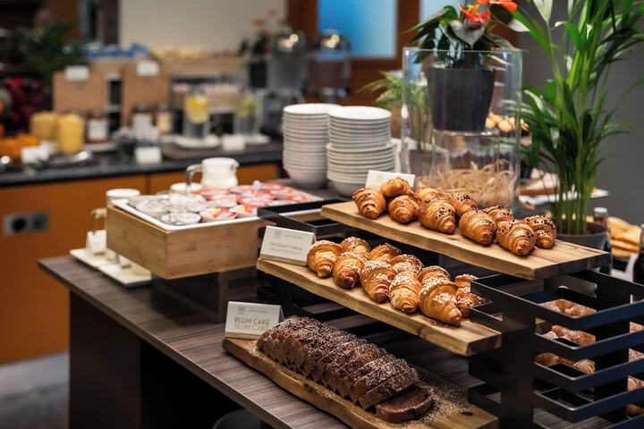 Breakfast/Coffee Service 39 of 45