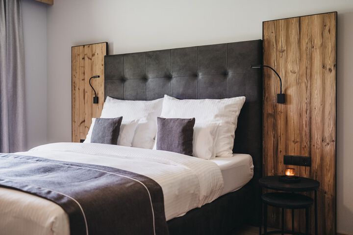 Room 2 of 32