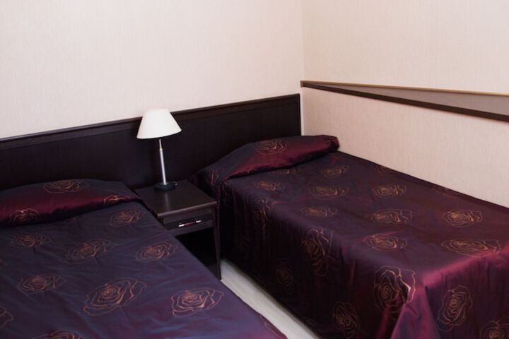 Room 11 of 77